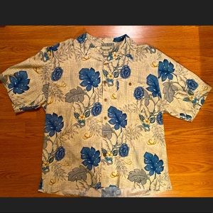 Hawaiian Shirt, XL 100% Silk Floral Button down